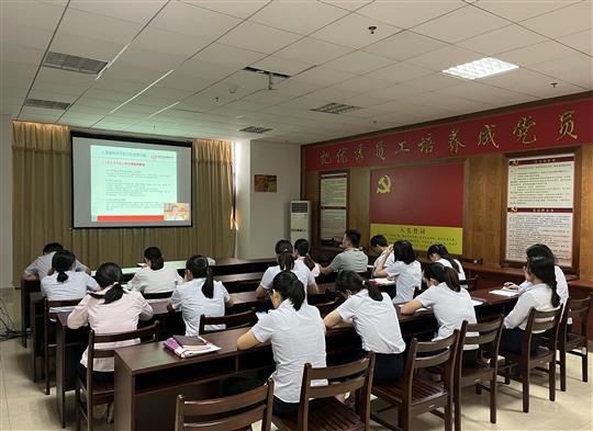 半岛体育集团有限公司
组织参加疫情常态化下建筑企业经营管理风险管控培训